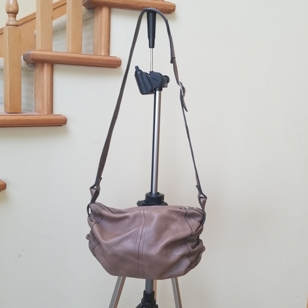 Banana Republic 100% Cow Leather Shoulder Crossbody Bag.